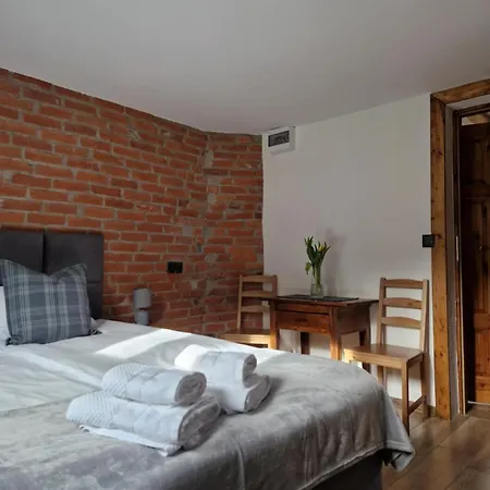 Jelen - Sauna I Jacuzzi Homestay szállás *