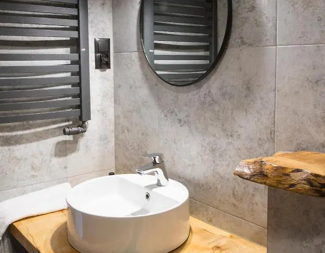 Jelen - Sauna I Jacuzzi 홈스테이 *