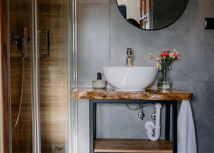 Jelen - Sauna I Jacuzzi 홈스테이 스클라르스카포렘바