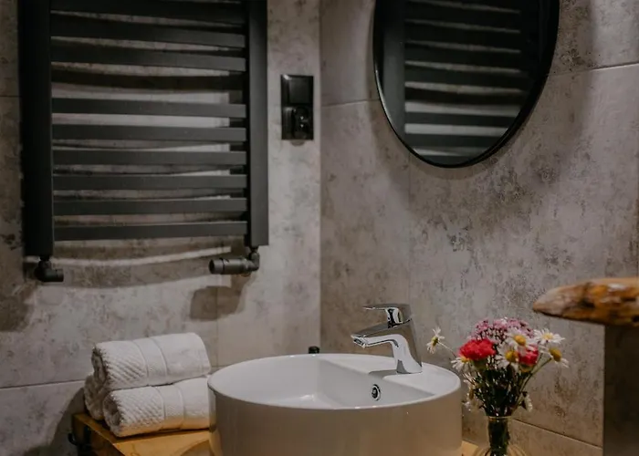 Jelen - Sauna I Jacuzzi 홈스테이